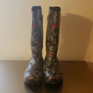 Bogs brand camo waterproof rainboots